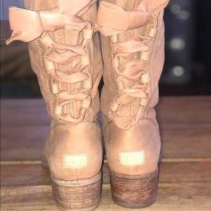 Like NEW❣️ Buttery Soft UGG Calf-High Boots 👢